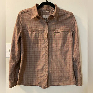 Royal Robbins medium women’s plaid flannel long sleeve, snap closure shirt